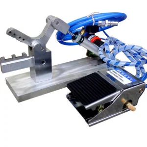 Positionnez le fil intérieur sur le support de griffe en fil de plastique