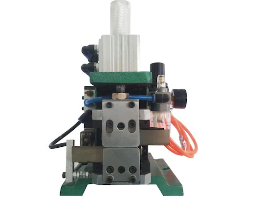 Machine de Dénudage et Torsion de Fil Multiconducteur WPM-4F+T